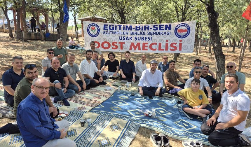 Uşak Eğitim Bir Sen üyesi öğretmen ve eğitim çalışanları Koru Park'taki piknikte buluştu