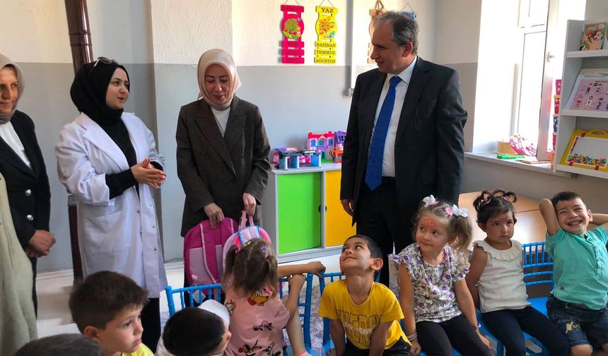 Uşak Ciğerdede İlkokulunu ziyaret ettiler