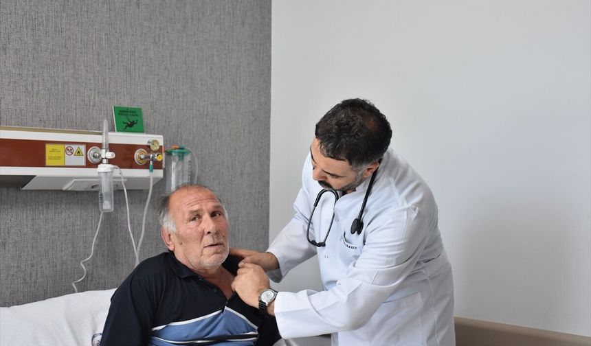 Uşak'ta yaşayan Mesut Akıncı, sigara nedeniyle yaşadığı solunum sıkıntısını Afyon'da çözdü