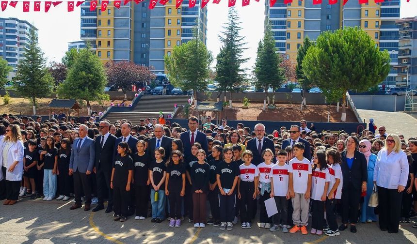Uşak, Manisa ve Denizli gibi illerde yeni eğitim yılı törenle başladı