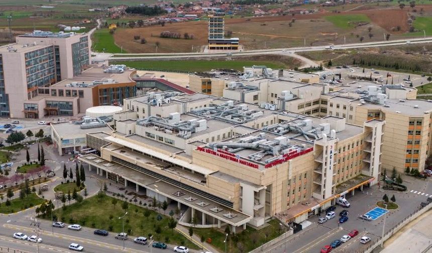 Uşak Eğitim ve Araştırma Hastanesi, 65 yaş üstü hastalara detaylı hizmetler sunuyor