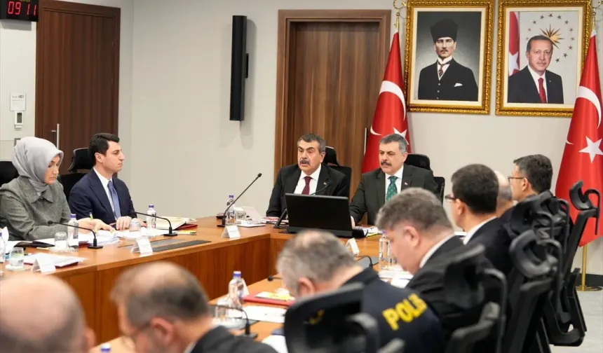 Okullarda güvenlik üst seviyeye çıkacak! 2 bin 804 el dedektörü temin edildi!