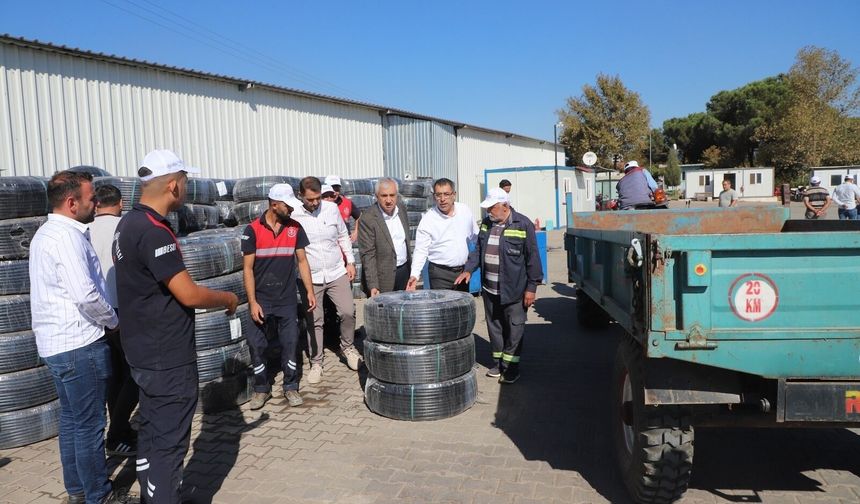 Kula, Alaşehir ve Demirci gibi ilçelerde suyun tasarrufu 7 milyon metre boru dağıttılar