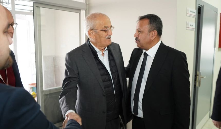 Karahallı ilçesinden hayırsever Özkan Atak hayatını kaybetti