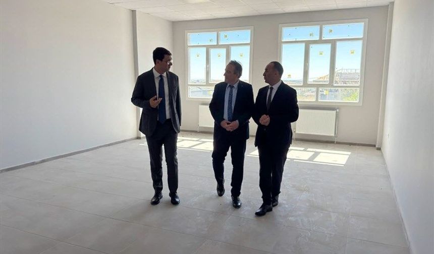 Uşak Valisi Kartal, Ali Turan İlkokulu inşaatını inceledi