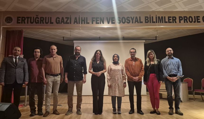 Uşak'ta TÜBİTAK'ın A ve B projeleri yazımı eğitimi yapıldı