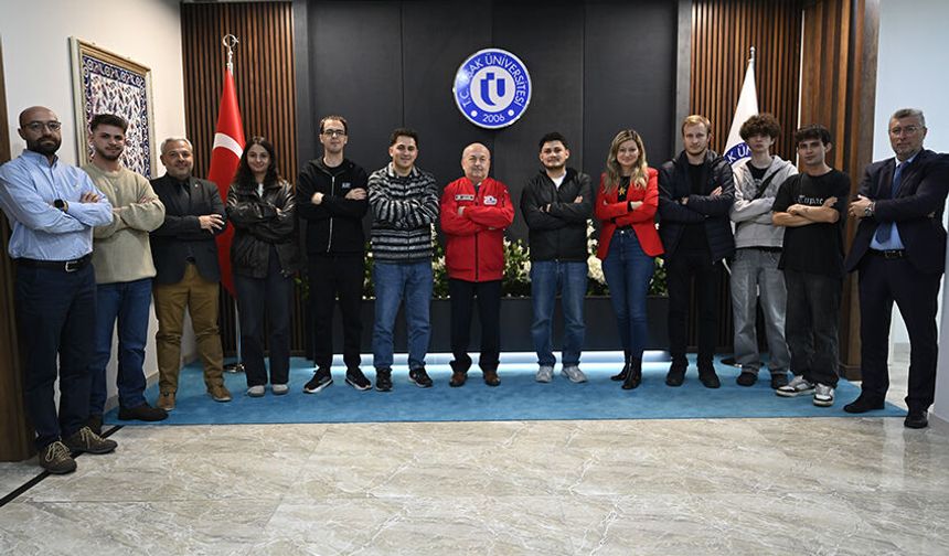 Uşak Teknik Bilimler Elektrik öğrencileri TENOFEST'te önemli dereceler elde etti