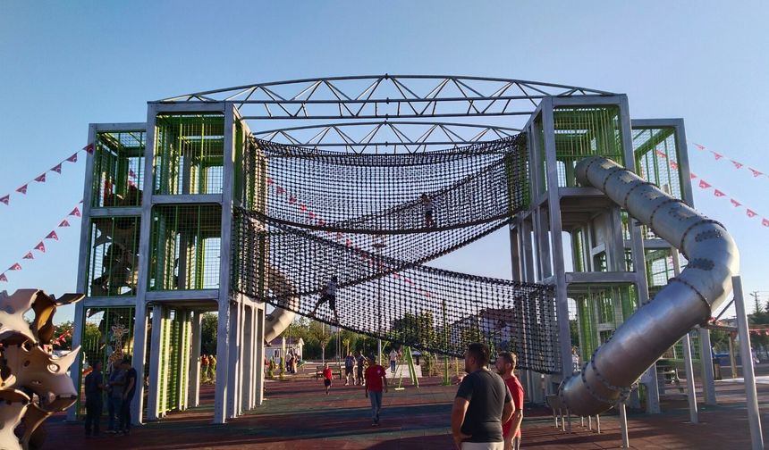 Masal Diyarı Parkı tekrar hizmet vermeye başladı