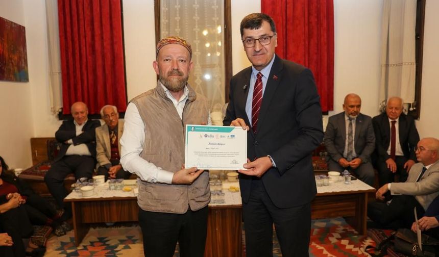 Kütahya'yı tanıtan sanatçılara sertifika verildi