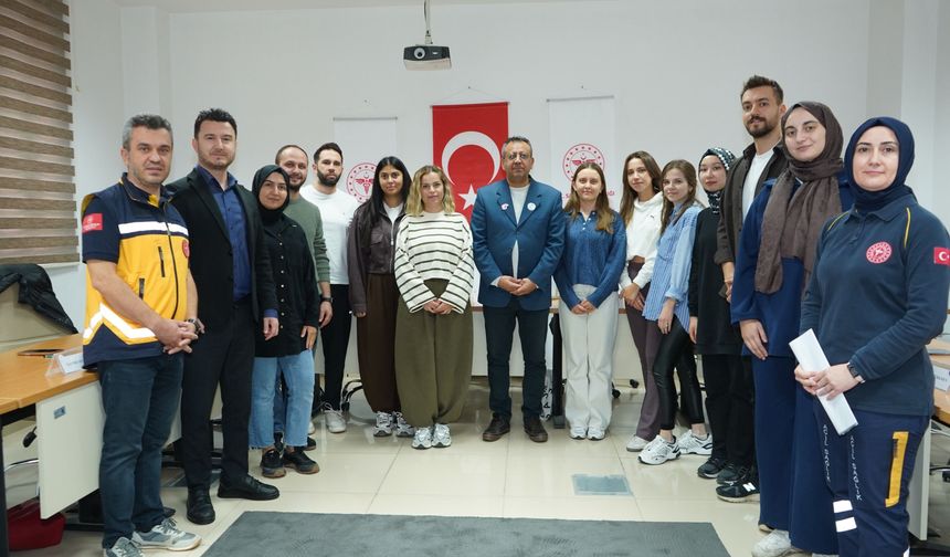 Uşak’ta fizyoterapistlere sertifikalı ilk yardım eğitimi verildi