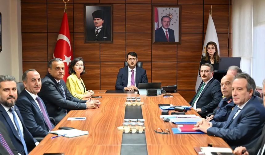 Uşak'taki okullarda güvenlik tedbirleri masaya yatırıldı