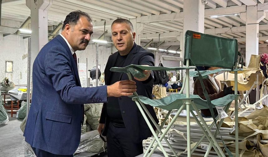Demirci'de kamp sandalyesi üreten Altınyer, 80 olan istihdamı 100'e çıkarmayı hedefliyor