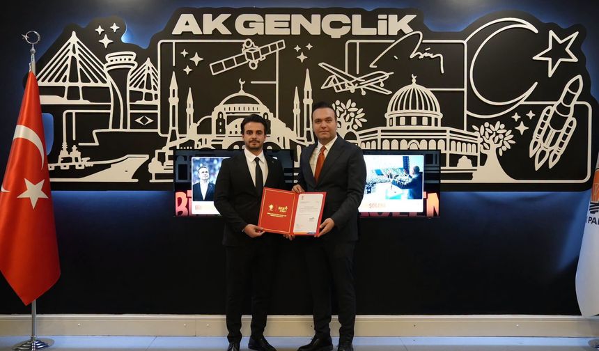 AK Parti Uşak İl Gençlik Kolları Başkanlığı görevi Batuhan Yalabık'a verildi