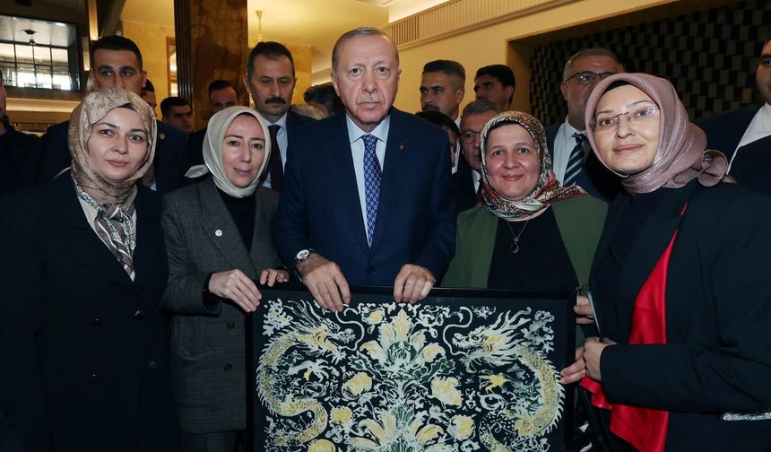 Uşak İl Kadın Kolları, AK Parti'nin TBMM'deki Toplantısına katıldı