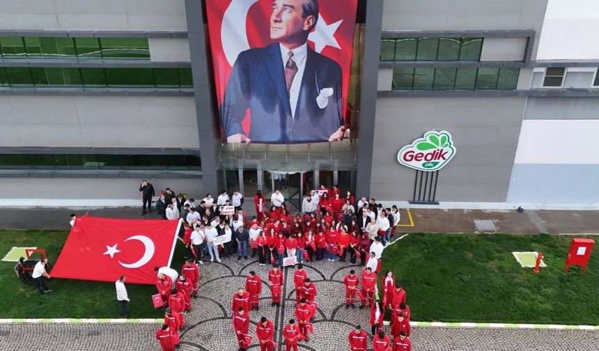 Türkiye'nin en büyük şirketlerinden Uşak Eşme'deki Gedik Piliç'te 103'üncü yıl coşkusu