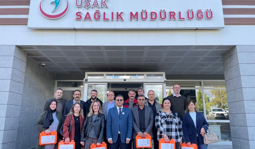 Uşak'taki mahalle muhtarlarına ilkyardım eğitimi verildi