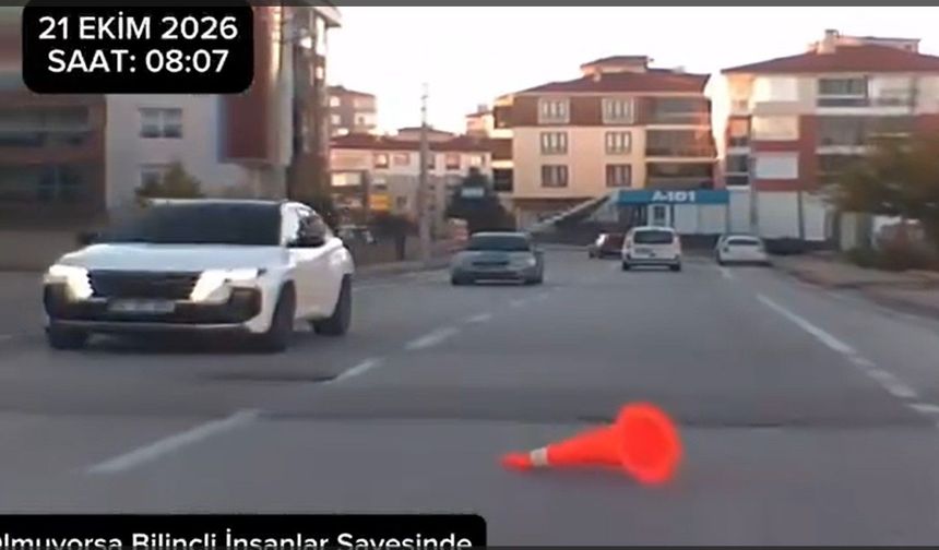 Uşak Kuyucak Mezarlığı'nın üst kısmındaki yolda bulunan dubalar sürücülere zor anlar yaşatıyor