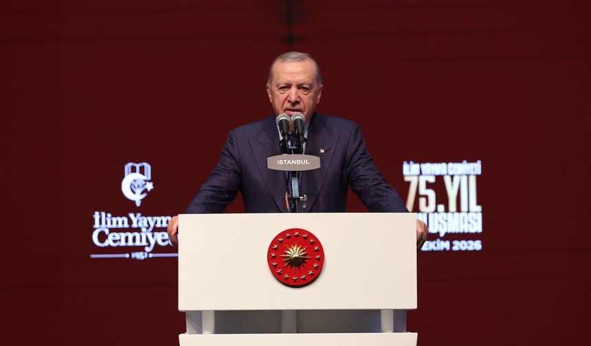 Cumhurbaşkanı Erdoğan, gençleri hedef alan tehditlere karşı ailelerin sorumluluğuna işaret etti