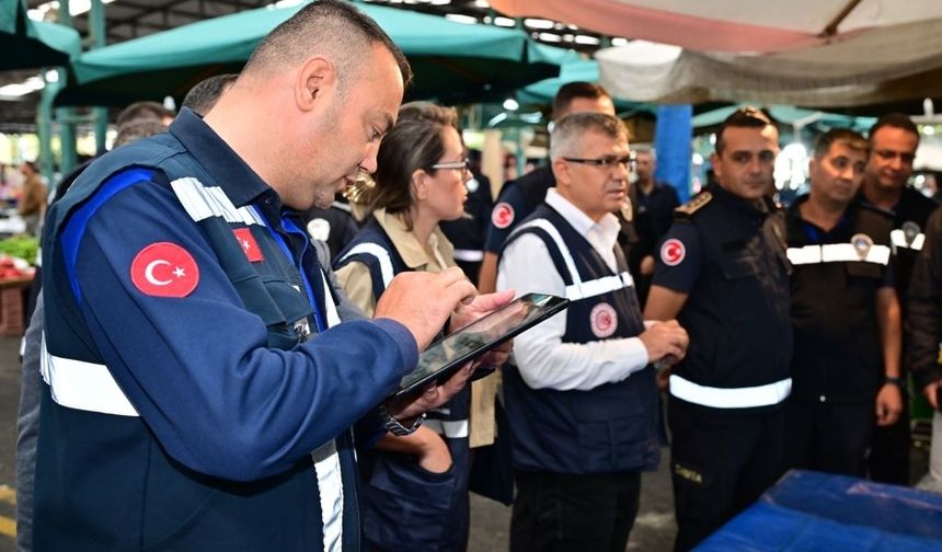 Perşembe Pazarı'nda fiyat ve kaçak ürün denetimi
