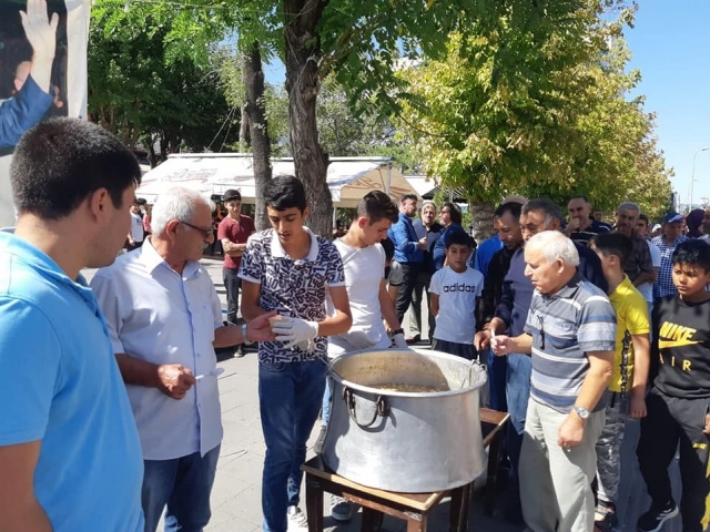 Kerbela, mezhebi ve meşrebi ne olursa olsun bütün İslam aleminin ortak acısı ve hüznüdür