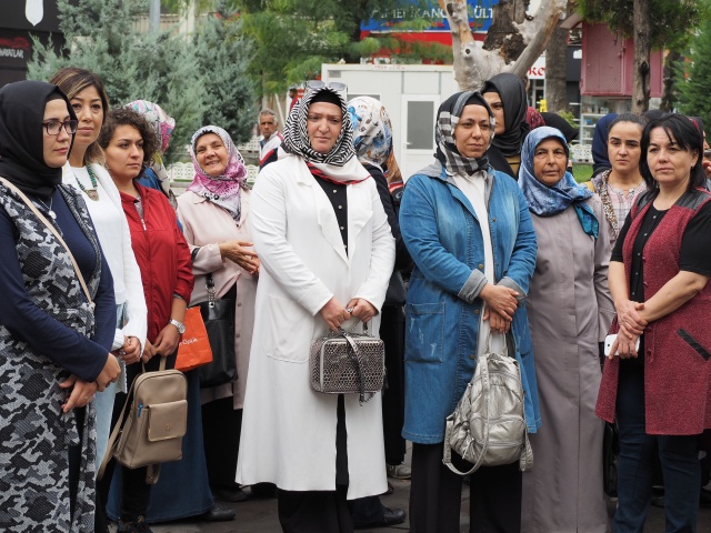 Tarih, Diyarbakır’daki anneleri ve teröre meydan okuyan direnişlerini saygı ile yazacaktır.