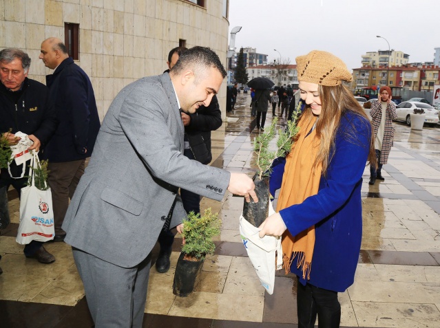 Atıklar Fidana Dönüşüyor