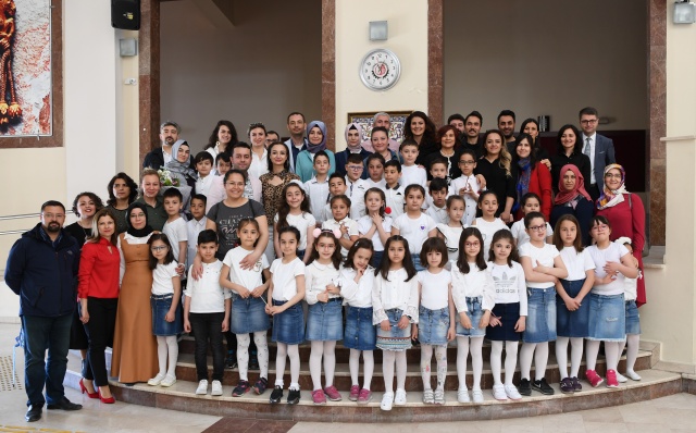 Minik Öğrencilerinden Ebru Sergisi