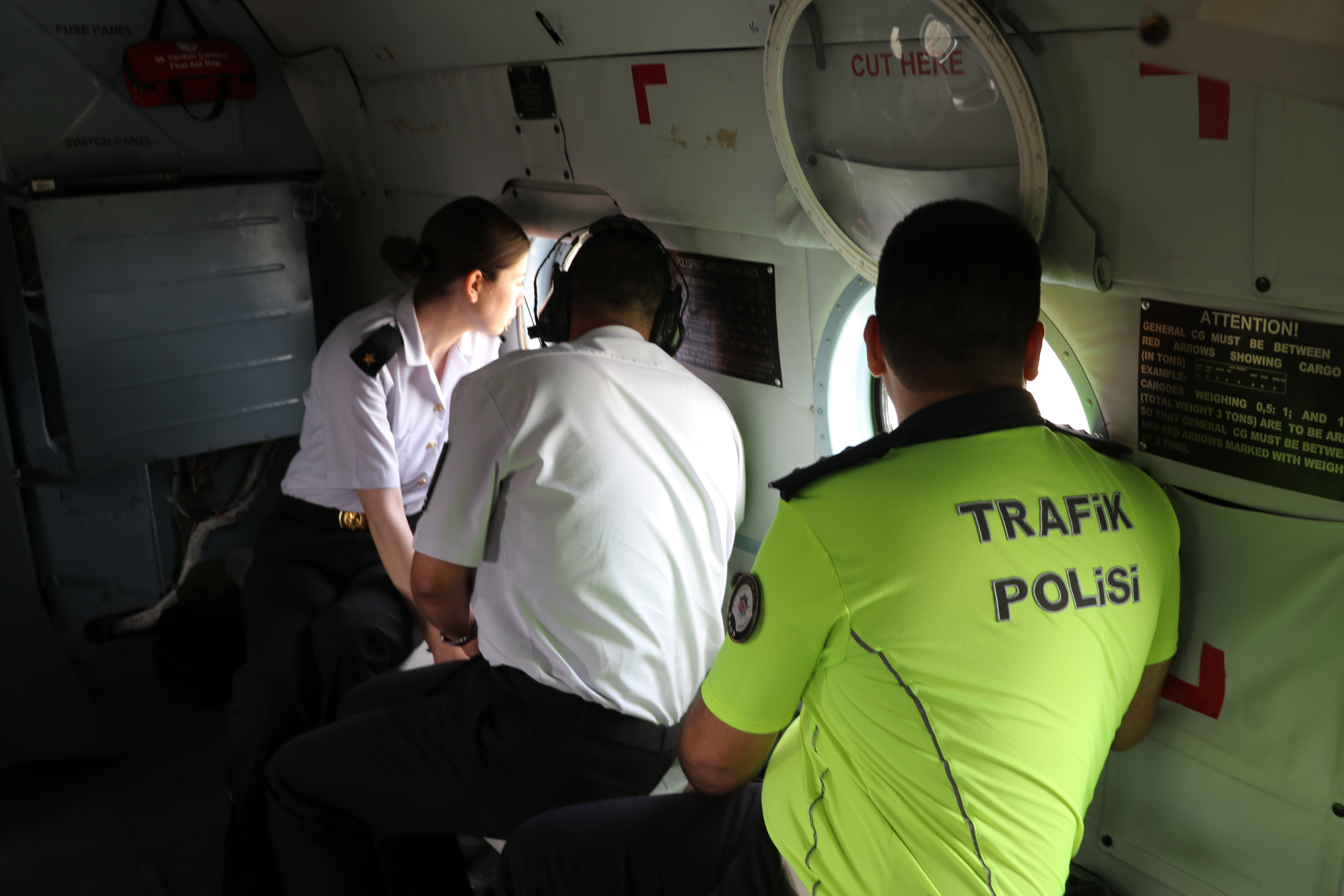 AA-20230605-31344330-31344329-DENIZLIDE_JANDARMA_VE_POLIS_EKIPLERINDEN_HELIKOPTER_DESTEKLI_TRAFIK_DENETIMI