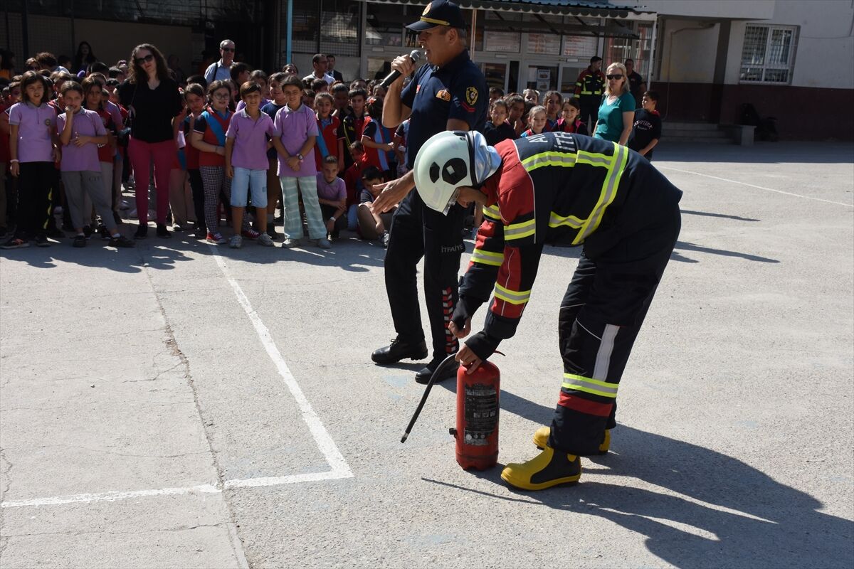 Deprem tatbikatı yapıldı