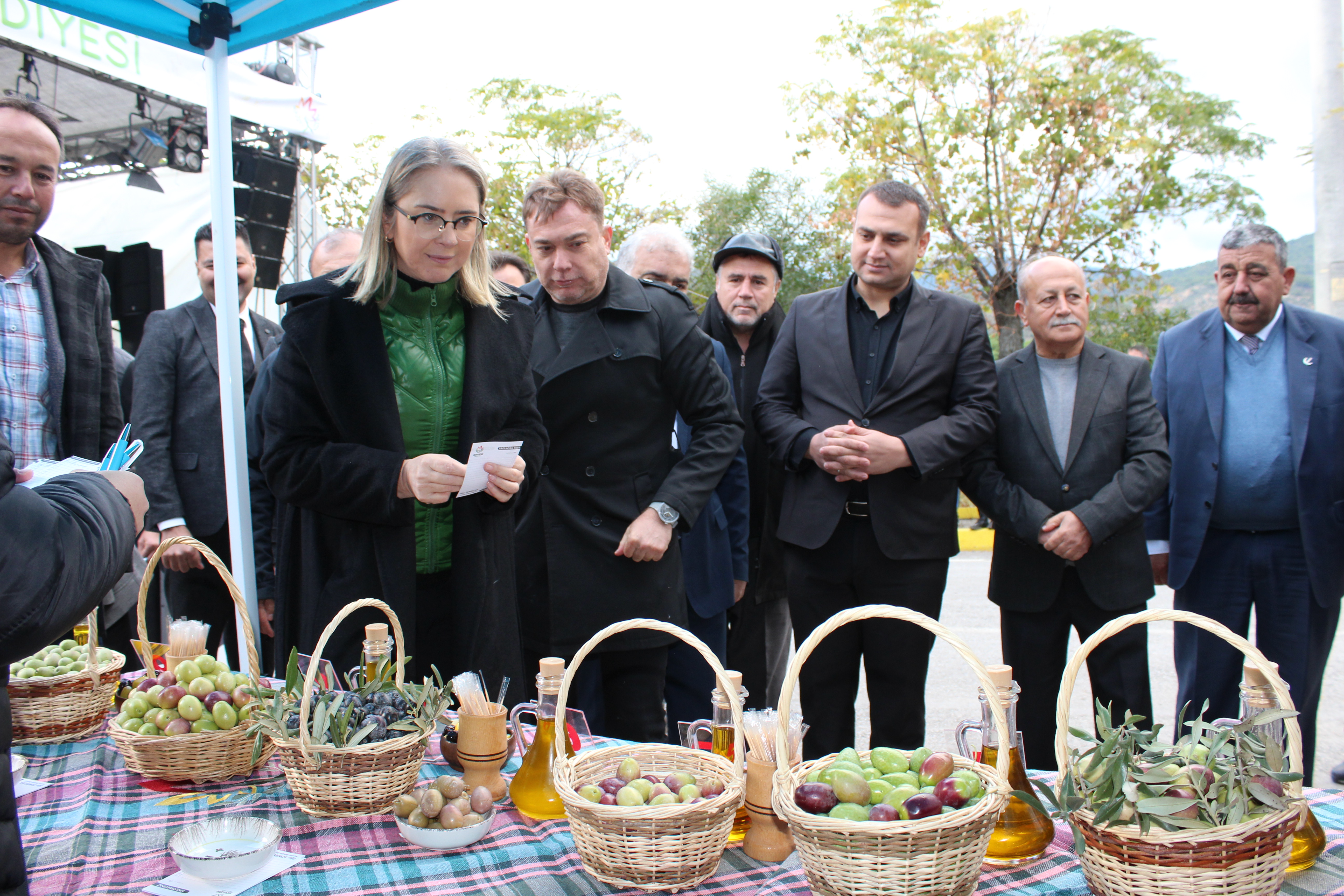 AA-20231120-32969048-32969047-BAYINDIRDA_2_ERGENLI_ZEYTIN_FESTIVALI_DUZENLENDI