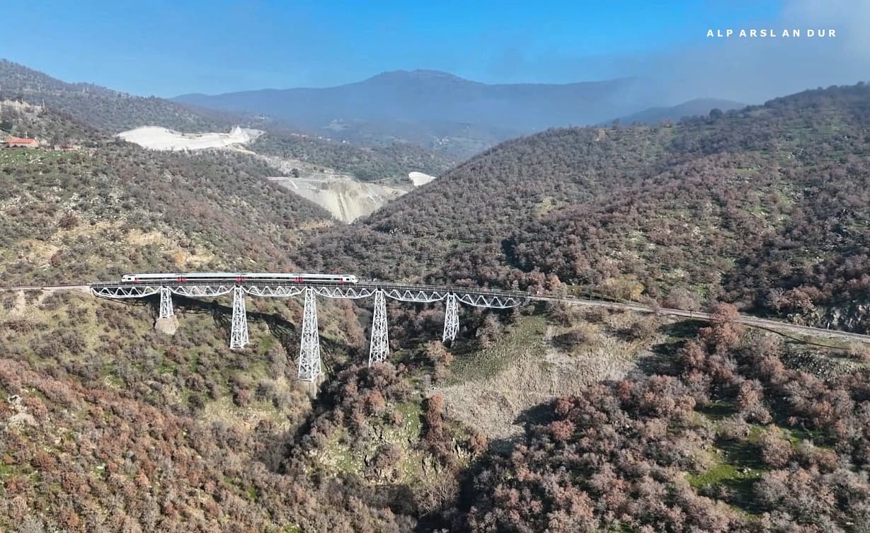 Eşme Tren Yolu Köprü3