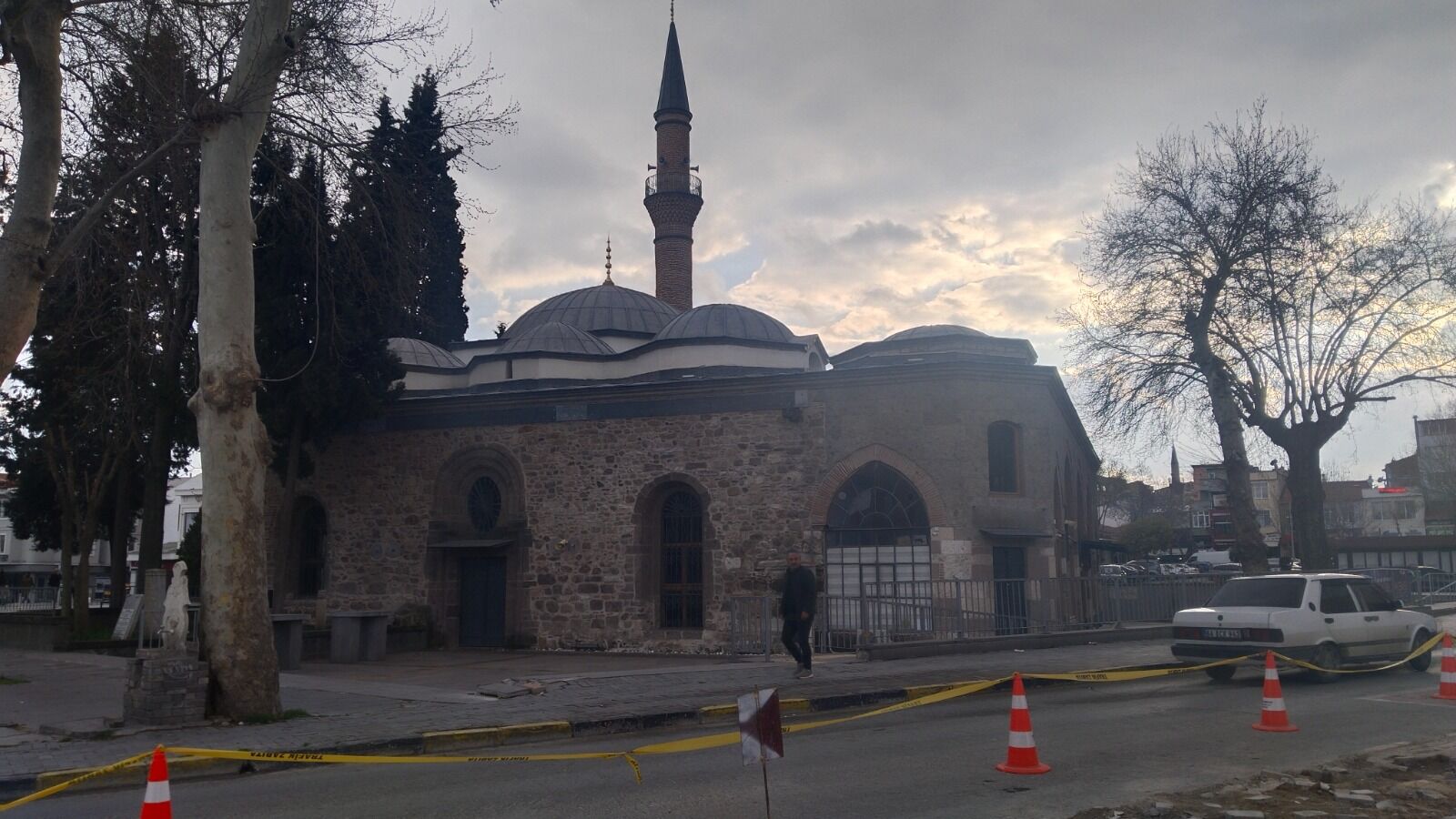 Uşak Ulu Camii Belediye Işhanı1
