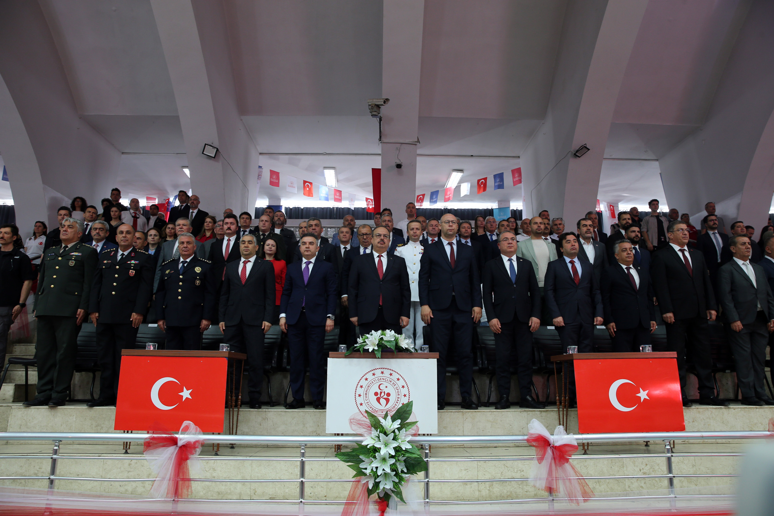 Aa 20250519 38007807 38007802 Izmir Ve Cevre Illerde 19 Mayis Ataturku Anma Genclik Ve Spor Bayrami Kutlandi (1)