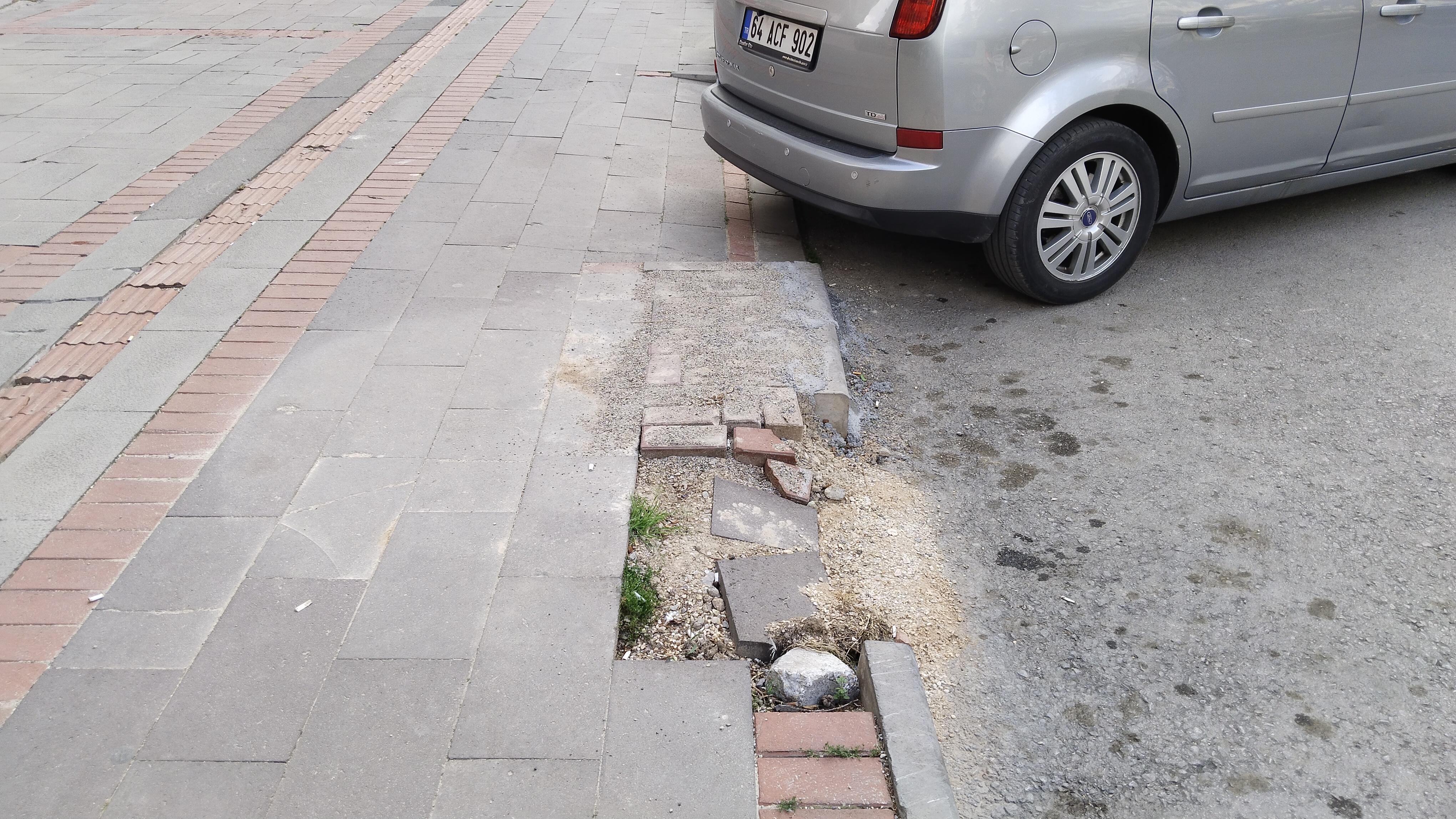 Şeref Caddesi Kaldırım (15)