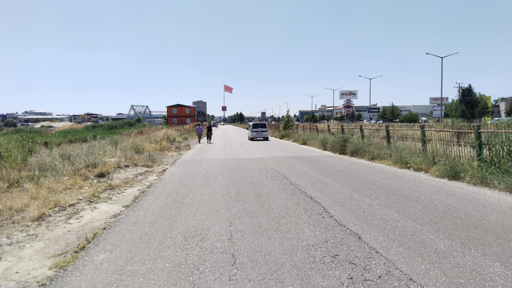 Uşak Eğitim Ve Araştırma Hastanesi Yol Kaldırım Sorunu (1)