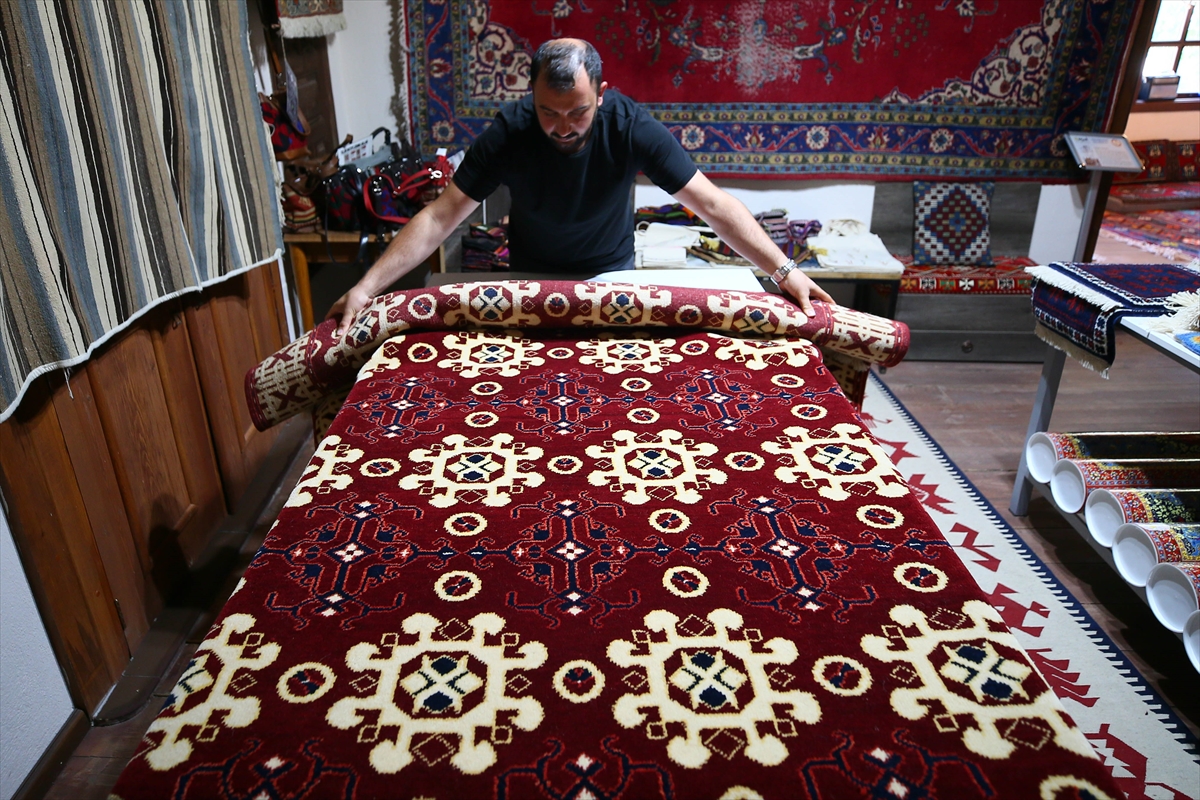 Uşak Halısı (22)