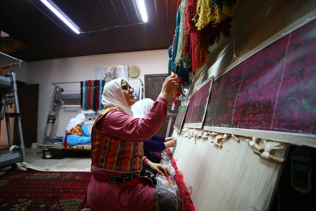 Uşak Halısı (27)