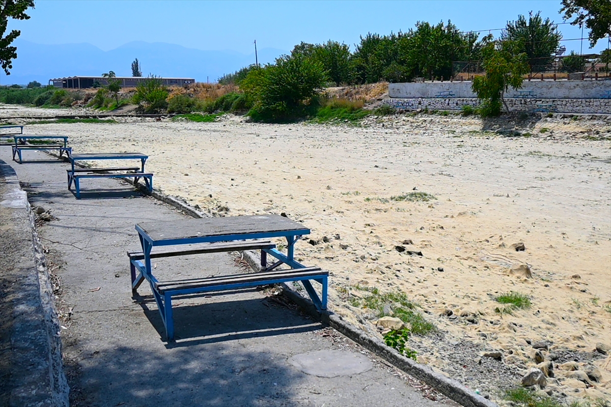 Gediz Nehri Su Baraj Gölet Nehir (2)