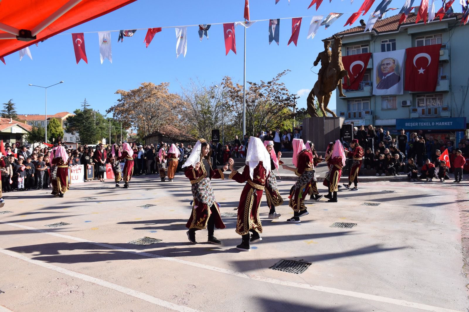 574382808 1270277625132400 1926570646701148224 N