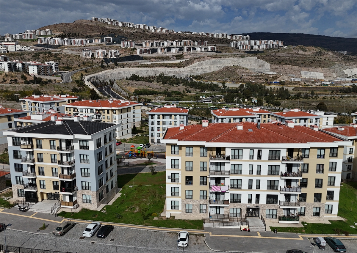 A A 20251029 39552594 39552581 I Z M I R D E 117 K I S I N I N Y A S A M I N I Y I T I R D I G I D E P R E M I N U Z E R I N D E N 5 Y I L G E C T I