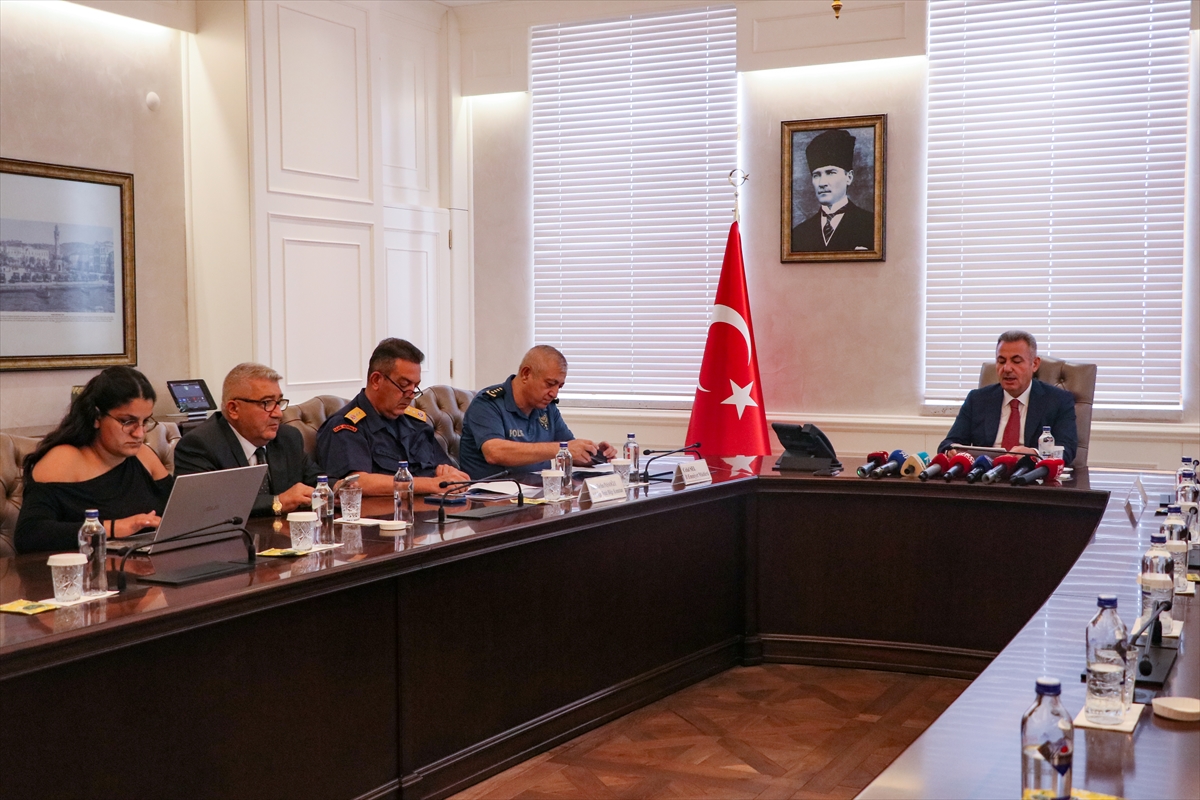 Aa 20251009 39356232 39356231 Izmirde Yil Basindan Bu Yana 166 Organize Suc Orgutu Cokertildi (1)