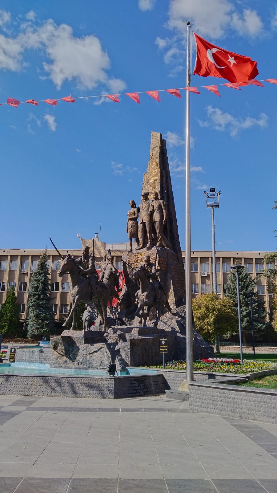 Anıt22