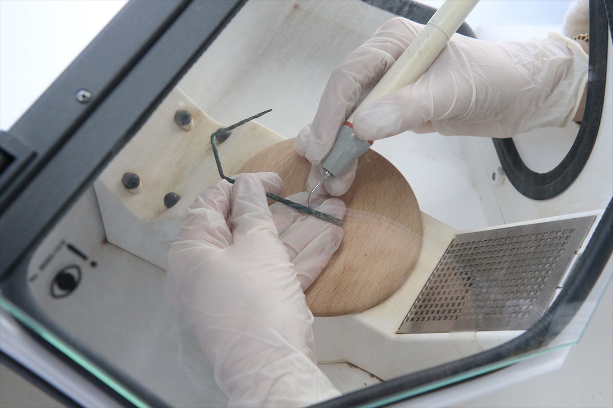 Eşme'nin komşusu Denizli Çal'da 4500 yıl önce yanan eve rastlandı