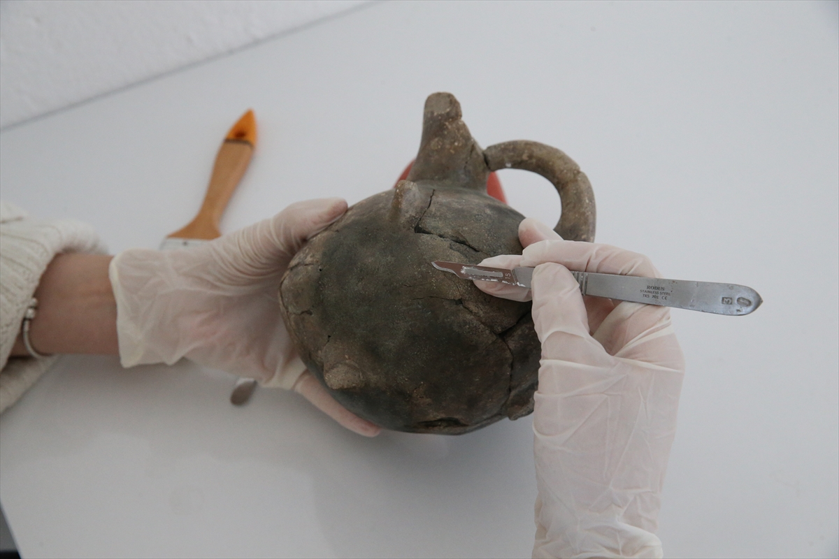 Eşme'nin komşusu Denizli Çal'da 4500 yıl önce yanan eve rastlandı