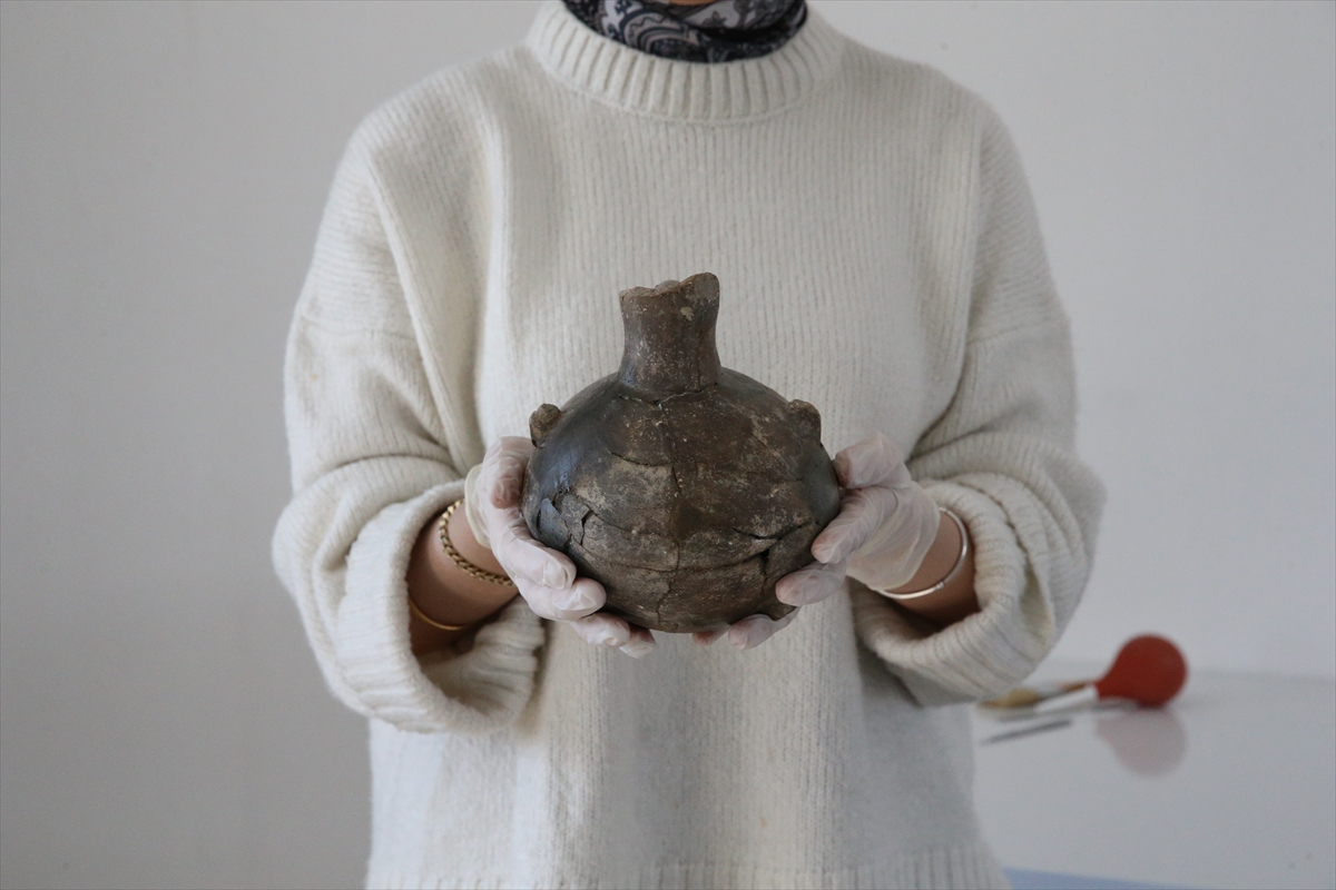 Eşme'nin komşusu Denizli Çal'da 4500 yıl önce yanan eve rastlandı