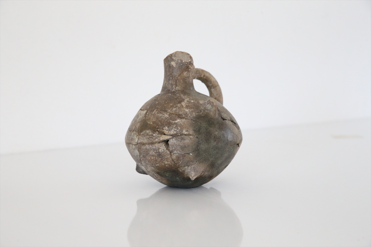 Eşme'nin komşusu Denizli Çal'da 4500 yıl önce yanan eve rastlandı