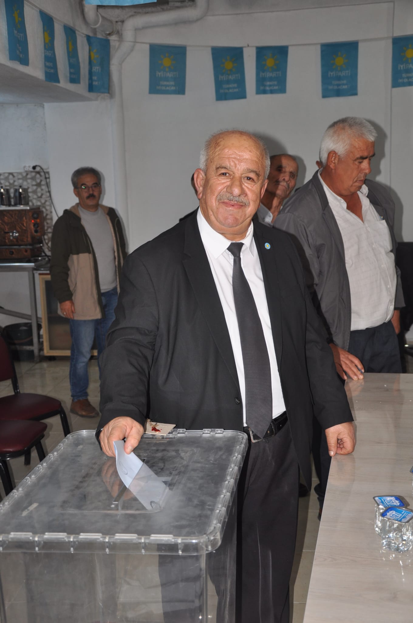 Iyi Parti Selendi Ilhan Türk (2)