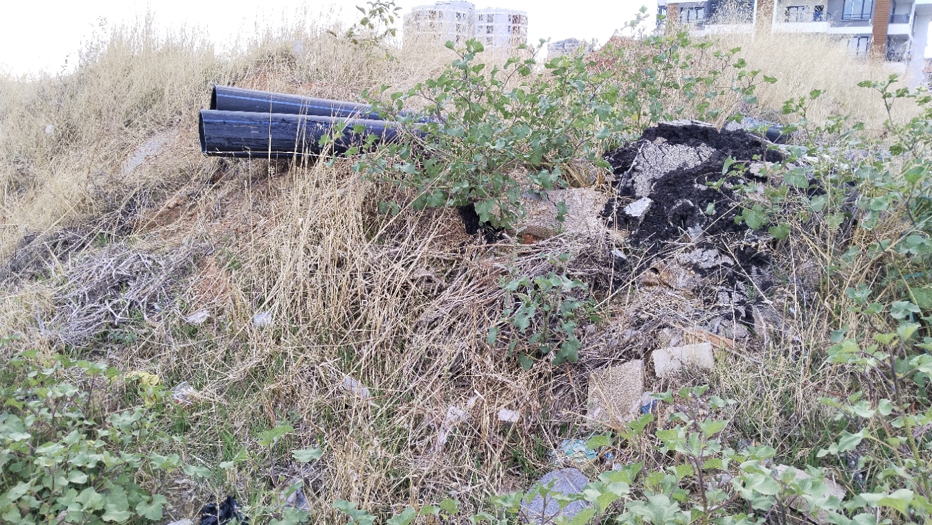 Kemalöz Efe Sokak Yol Elektrik Panosu Arsa Çöplük (8)