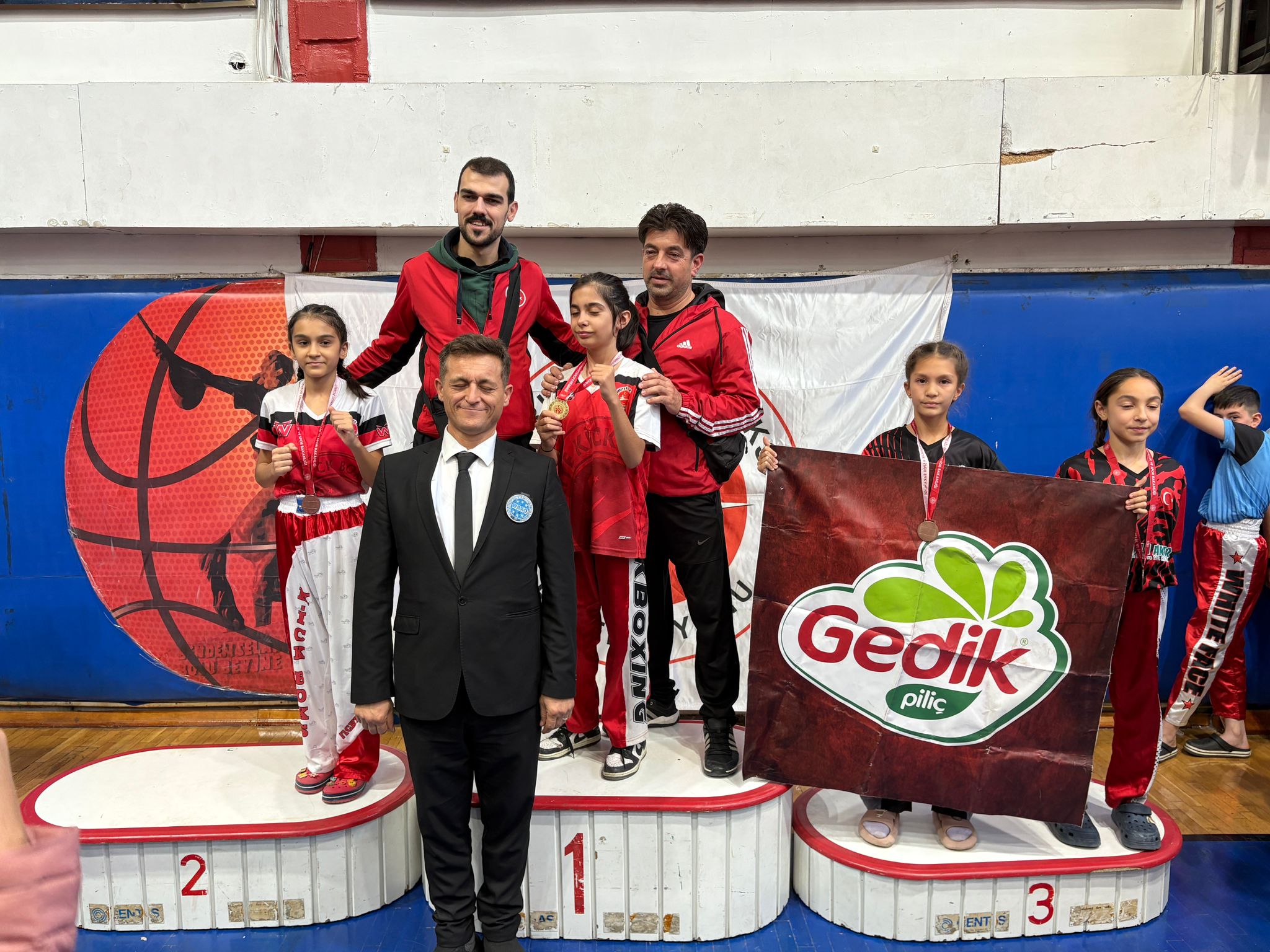 225Cfbd3 Cfb4 4782 98F2 0A47893D17Ff