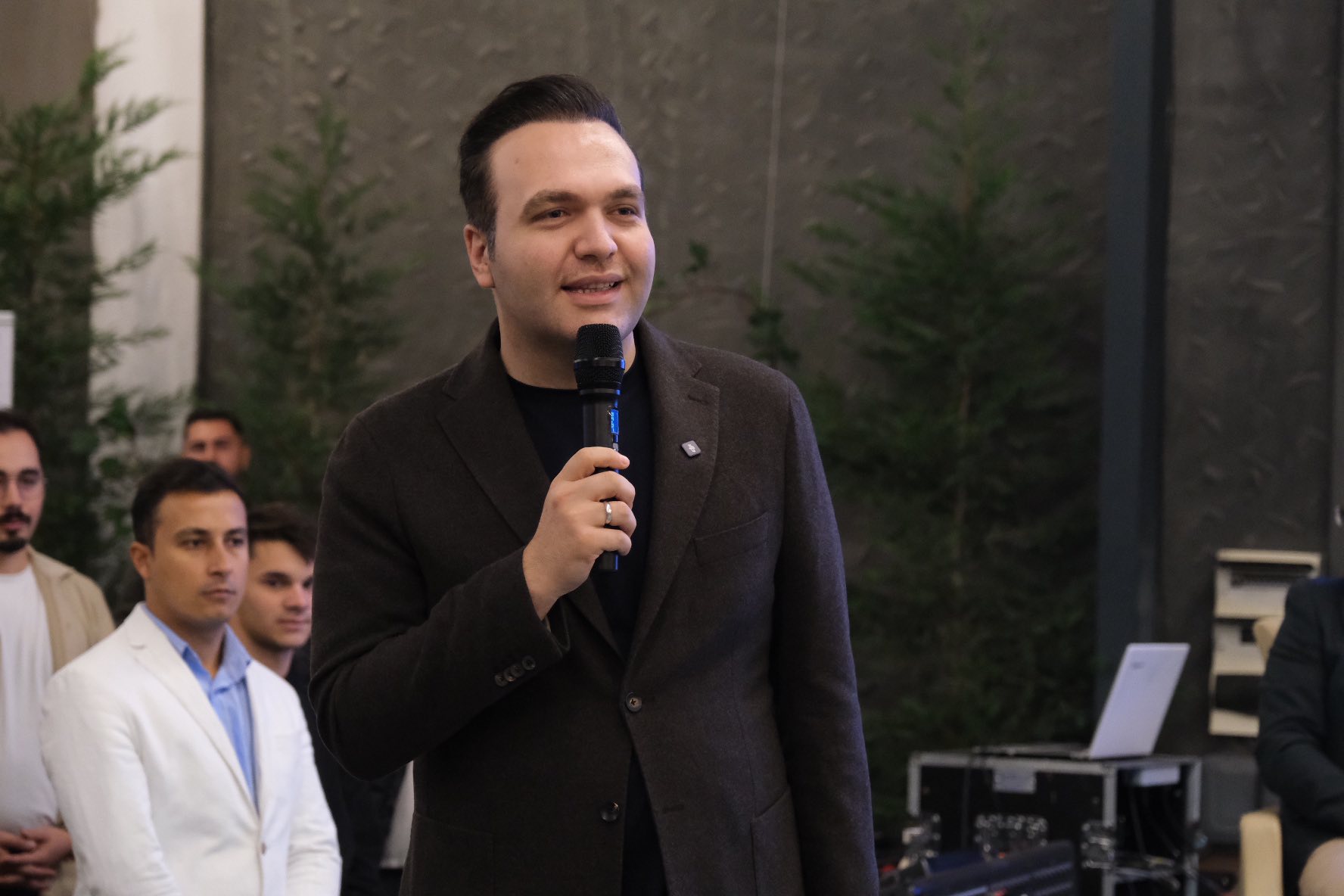 577396505 10163934262663559 5427989356663811495 N